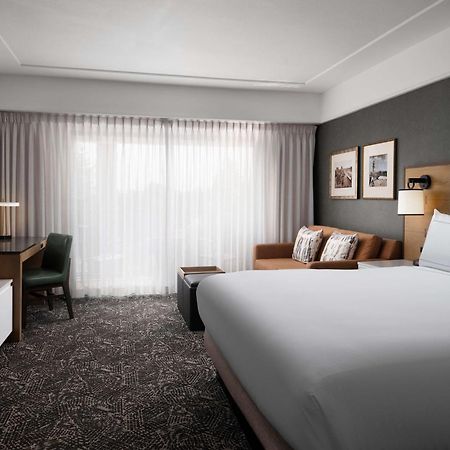 Отель Hilton Стоктон Экстерьер фото
