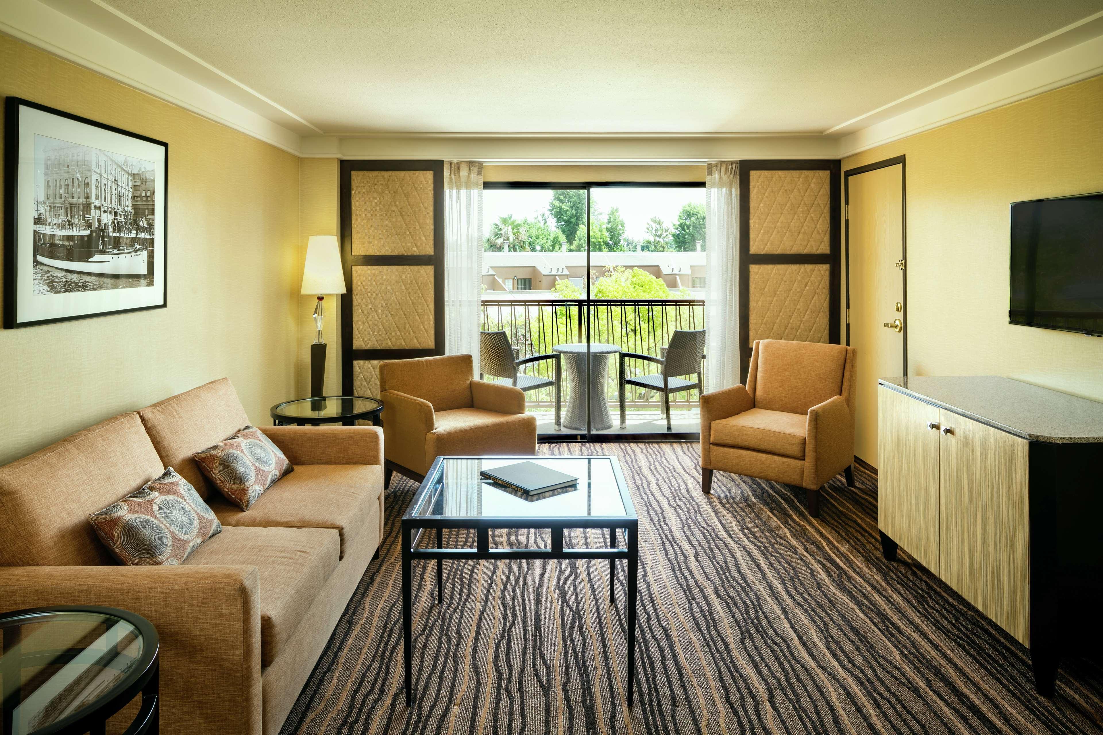 Отель Hilton Стоктон Экстерьер фото