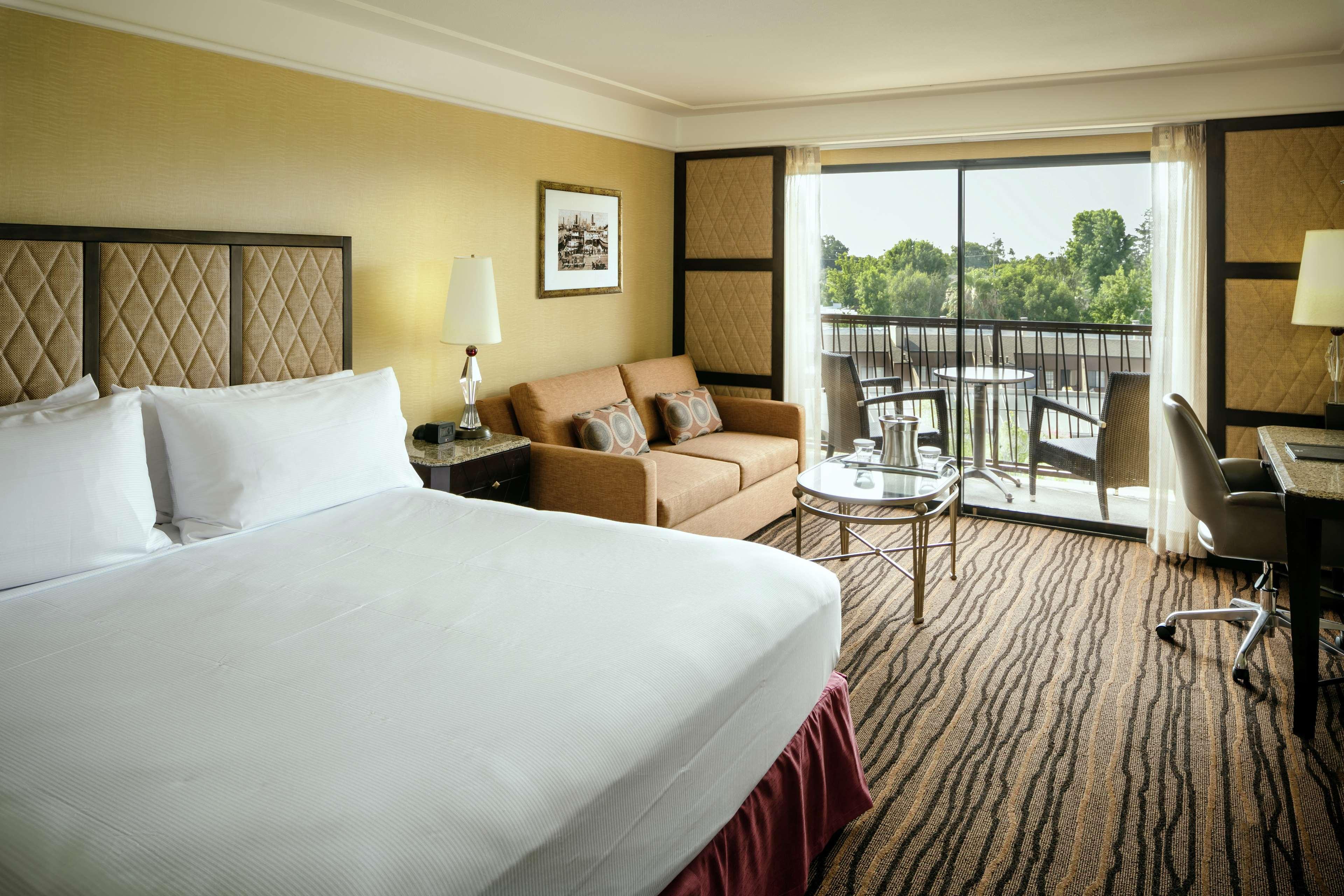 Отель Hilton Стоктон Экстерьер фото