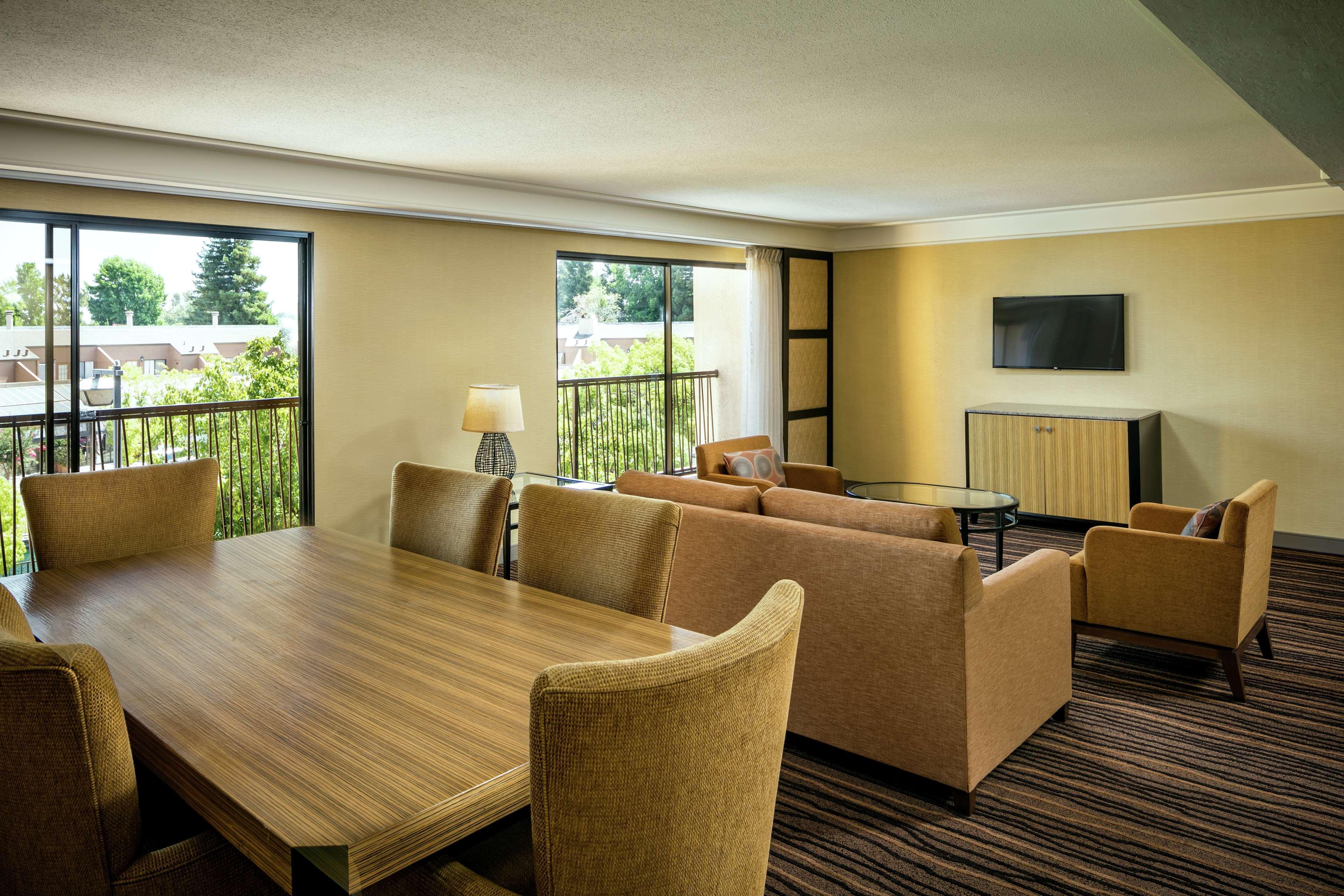 Отель Hilton Стоктон Экстерьер фото