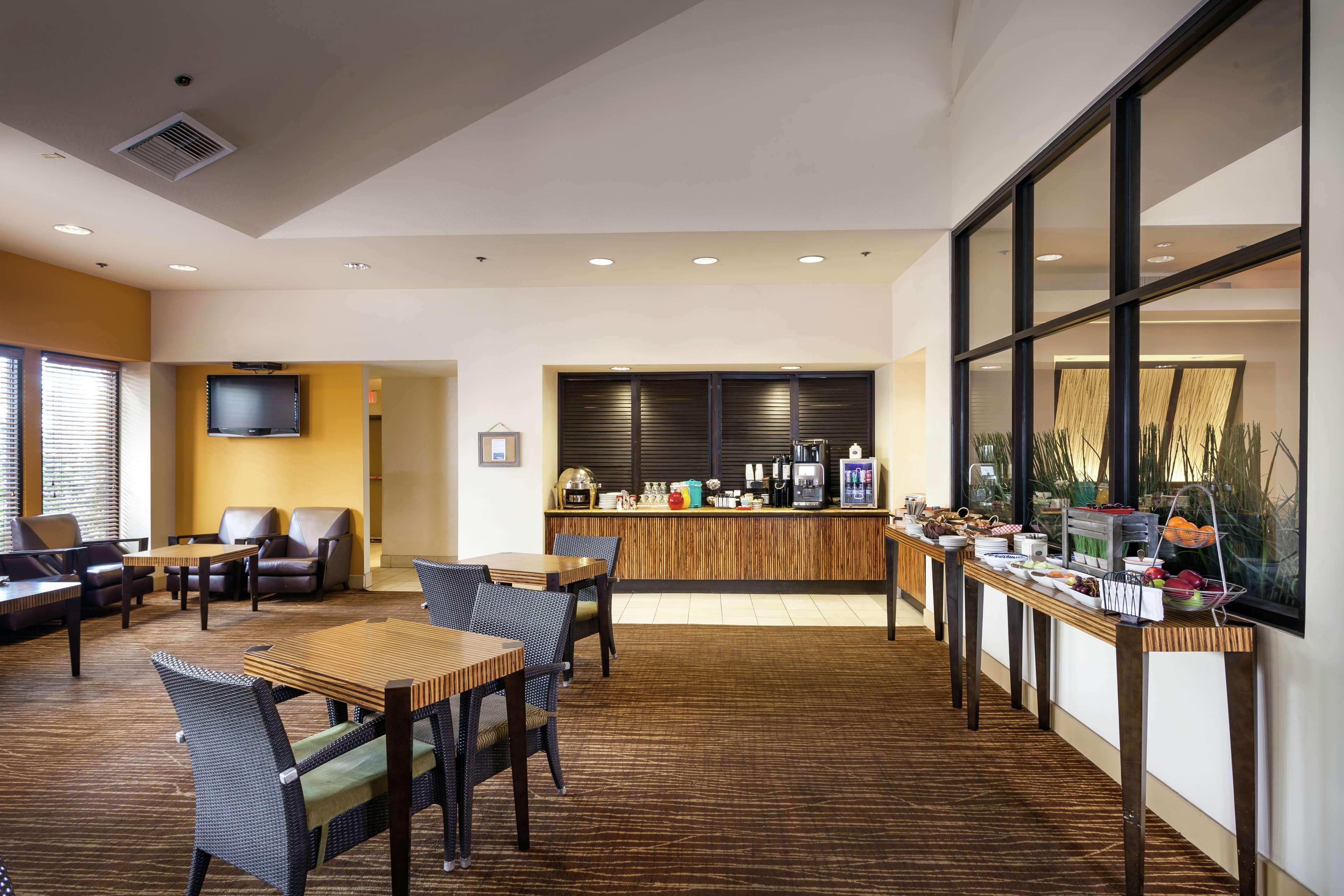 Отель Hilton Стоктон Экстерьер фото