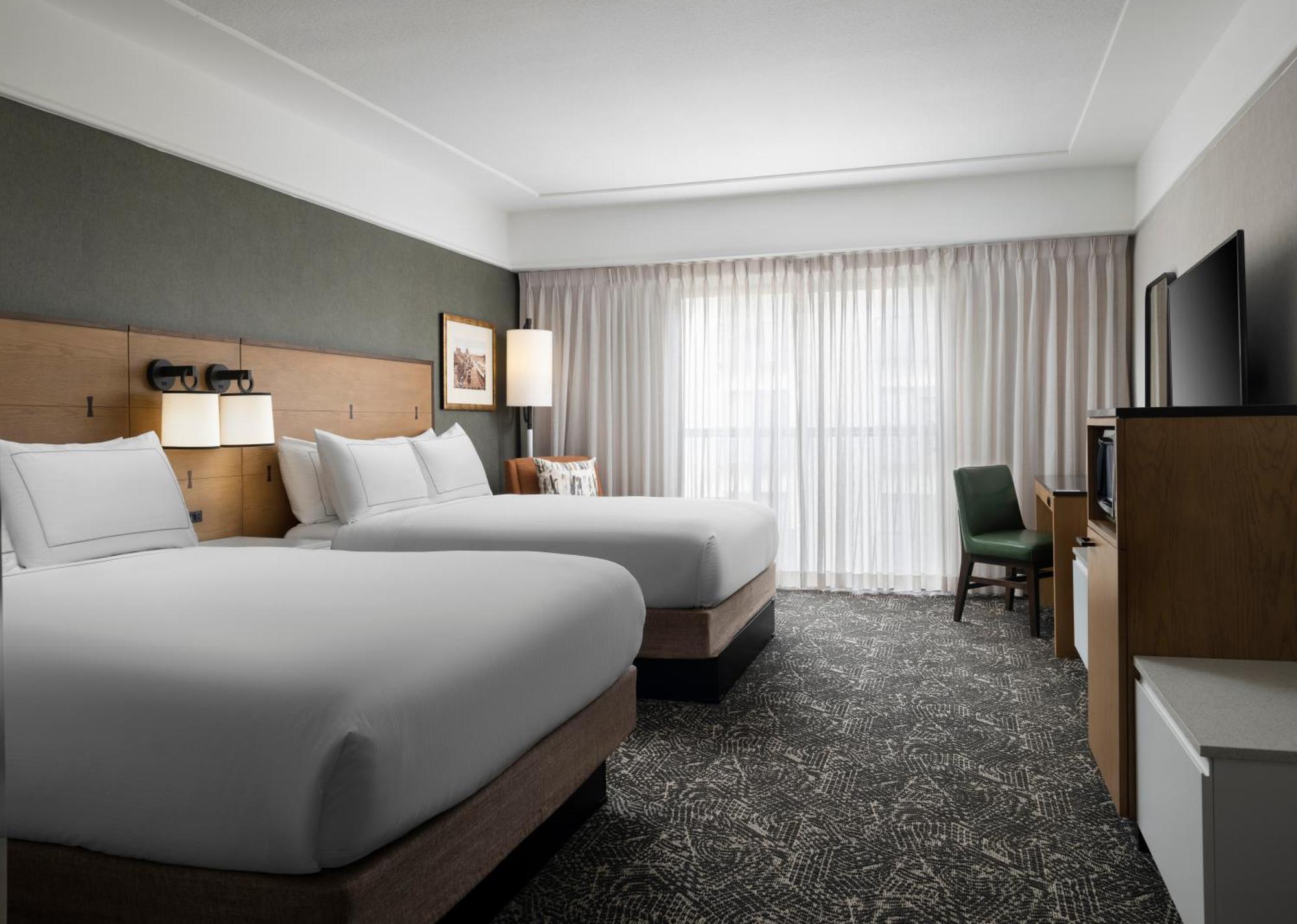 Отель Hilton Стоктон Экстерьер фото