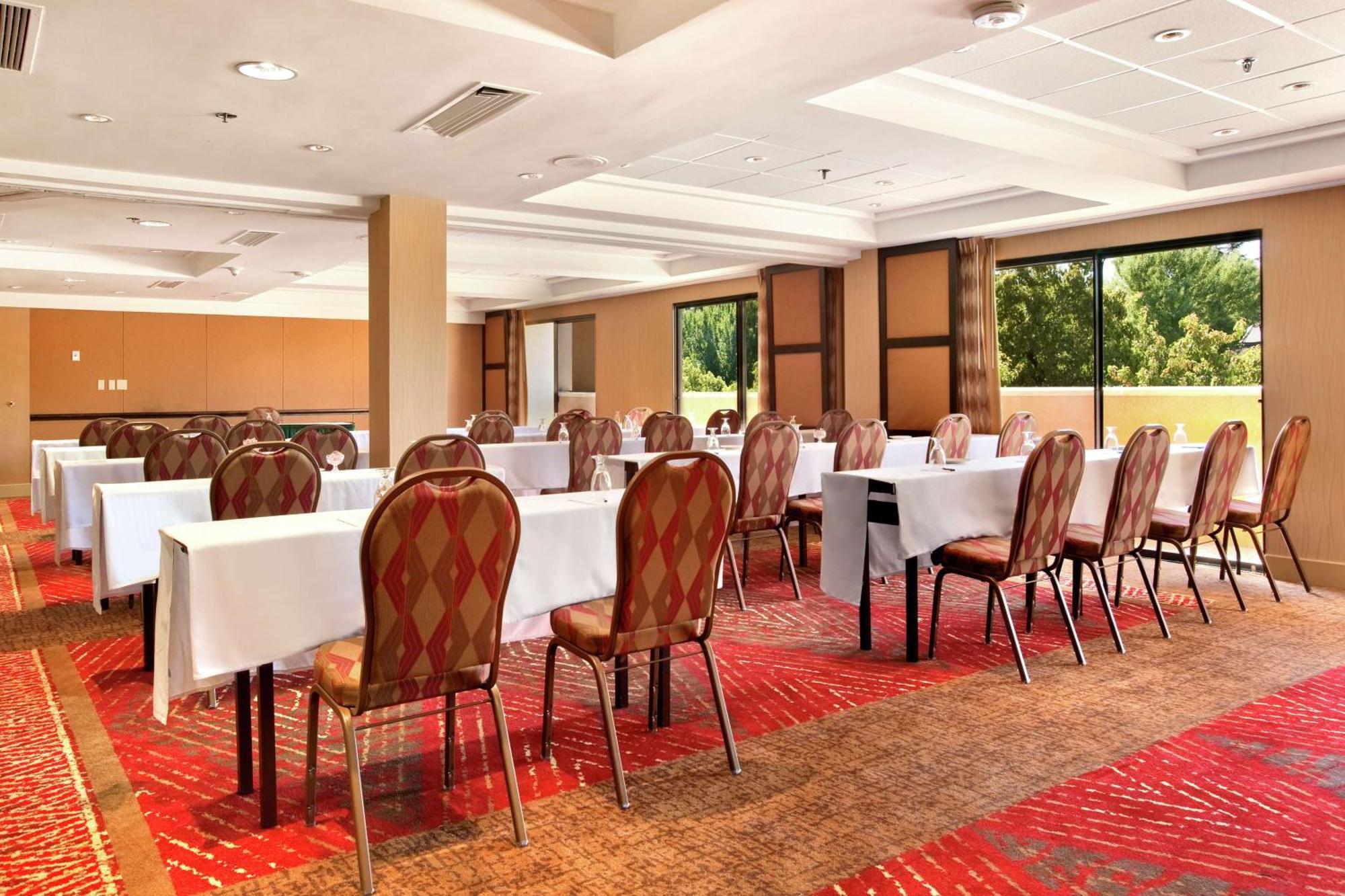 Отель Hilton Стоктон Экстерьер фото