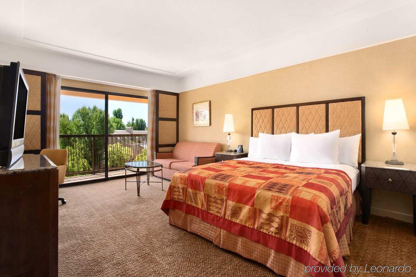 Отель Hilton Стоктон Номер фото